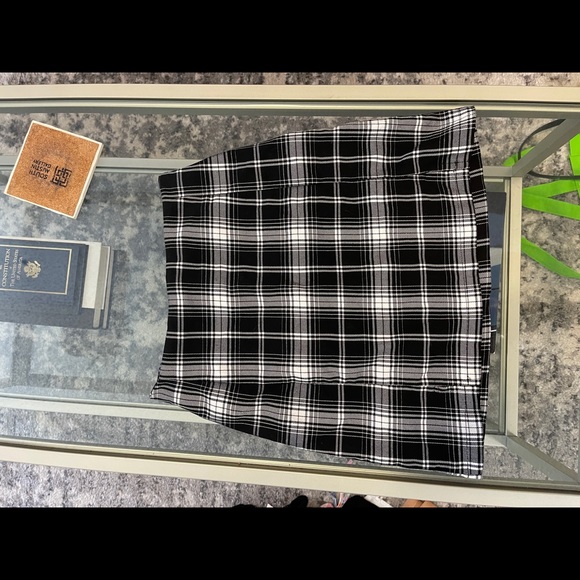Brandy Melville Dresses & Skirts - Brandy Melville Plaid Mini Skirt